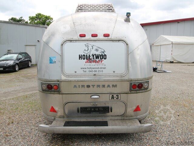 Salgstrailer Airstream Land Yacht Sovereign Catering + Foodtrailer