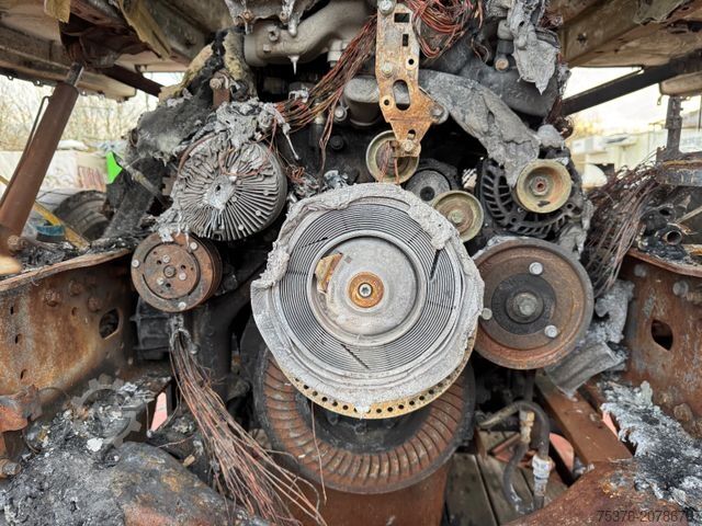 Τυπική μονάδα τράκτορα MAN TGX 18.510 Brandschaden