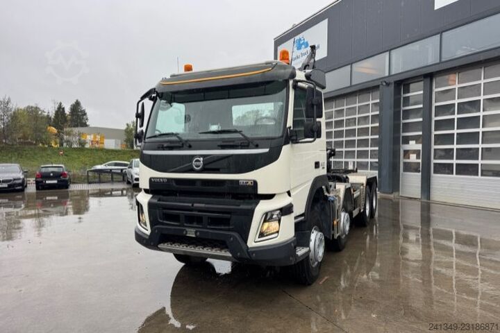 Kampós konténerszállító teherautó VOLVO FMX-500 8x4 Abrollkipper