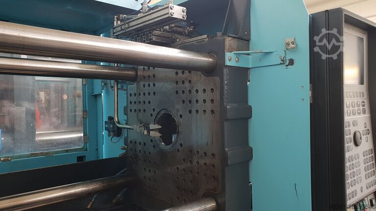 Spritzgießmaschine Demag Ergotech Viva 800-400 (144) with Picker