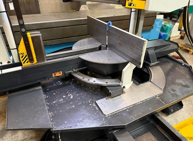 Félautomata szalagfűrész PEGAS Gonda 750 x 500 mm  CNC