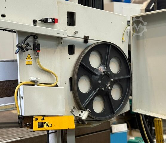Félautomata szalagfűrész PEGAS Gonda 750 x 500 mm  CNC