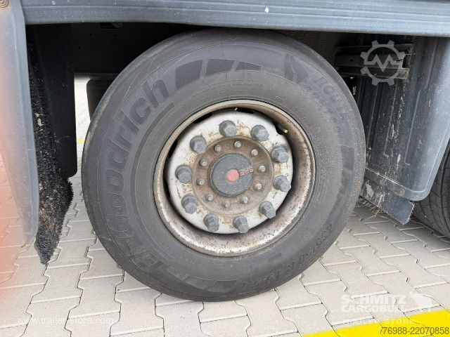 Semi-reboque aberto com lona Schmitz Cargobull Curtainsider Mega
