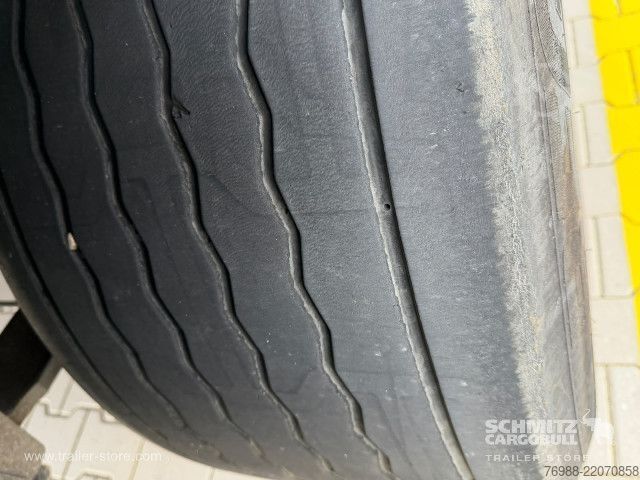 Semi-reboque aberto com lona Schmitz Cargobull Curtainsider Mega
