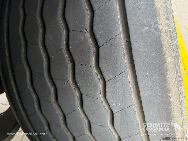 Semi-reboque aberto com lona Schmitz Cargobull Curtainsider Mega