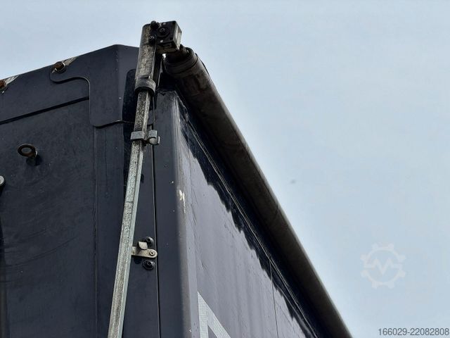 Naczepa z ruchomą podłogą KRAKER Schubboden 10 mm Boden, sehr sauber