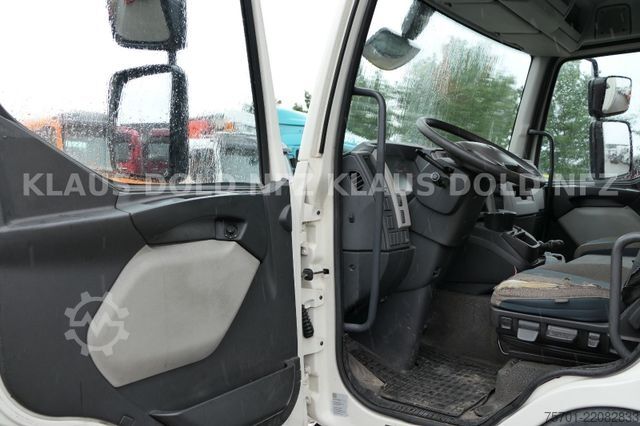 Vrachtwagen met bakwagen VOLVO FL 250 Koffer Rolltor LBW Euro 6