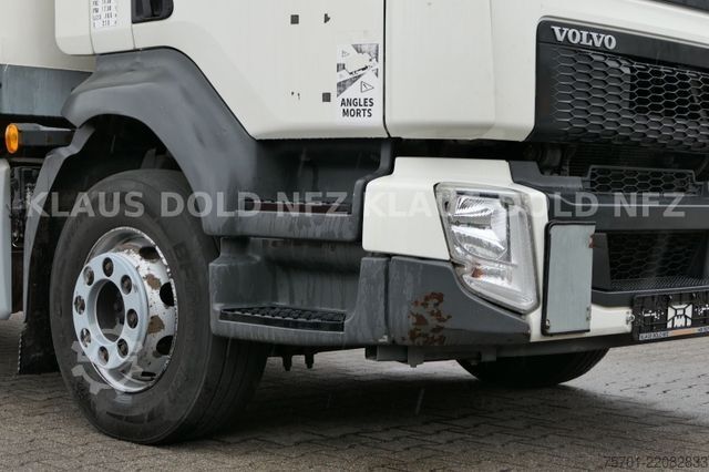 Vrachtwagen met bakwagen VOLVO FL 250 Koffer Rolltor LBW Euro 6