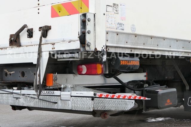 Vrachtwagen met bakwagen VOLVO FL 250 Koffer Rolltor LBW Euro 6