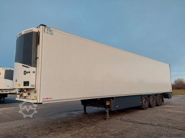 Hűtő félpótkocsi SCHMITZ CARGOBULL SKO24 ThermoKing SLXi 300