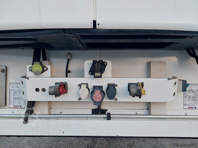 Hűtő félpótkocsi SCHMITZ CARGOBULL SKO24 ThermoKing SLXi 300