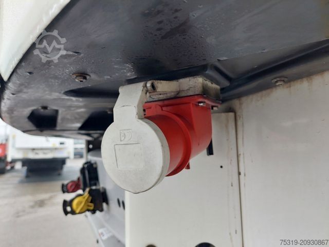 Køletrailer SCHMITZ CARGOBULL SKO 24 Thermo King SLXi 300