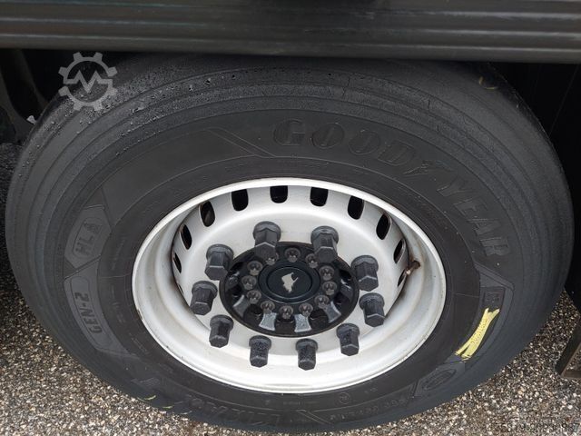 Køletrailer SCHMITZ CARGOBULL SKO 24 Thermo King SLXi 300