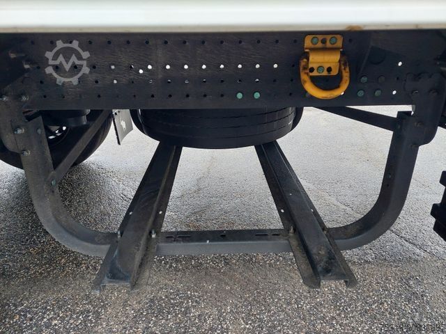 Køletrailer SCHMITZ CARGOBULL SKO 24 Thermo King SLXi 300