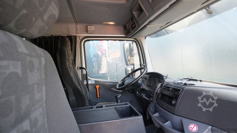 Resväska Mercedes-Benz AXOR 2529 6x2 Closed box with Woma high pressur...