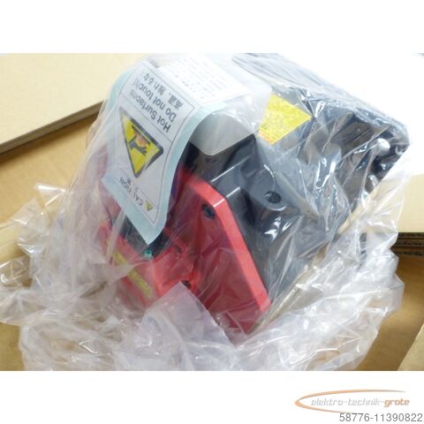 Silnik Fanuc Fanuc A06B-0266-B100 AC Servo Motor + A860-2000-T301 SN 9213 - ! -