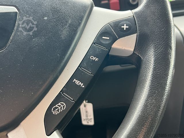 Standard nyergesvontató MAN TGX 18.500 ComfortShift Standklima NAVI 2x PTO