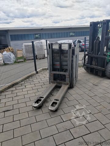 Stacker Stand-on Jungheinrich ESD 220