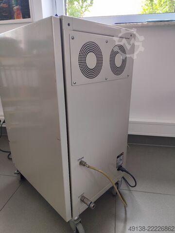 Piston compressor, oil-free in soundproof enclosure JUN-AIR 2000-25M