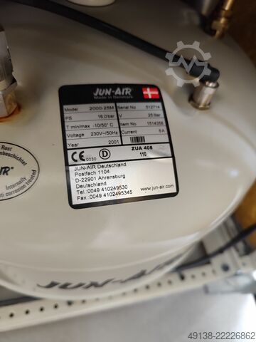 Piston compressor, oil-free in soundproof enclosure JUN-AIR 2000-25M