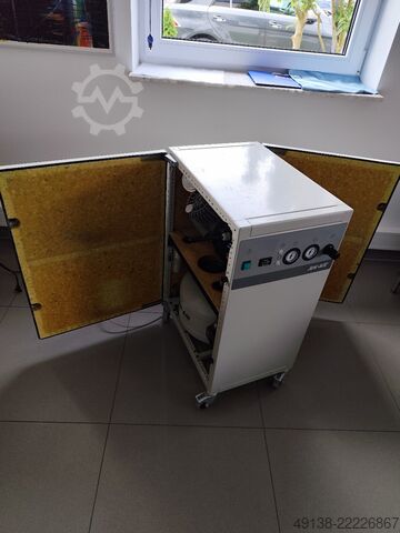 Piston compressor, oil-free in soundproof enclosure JUN-AIR 2000-25M