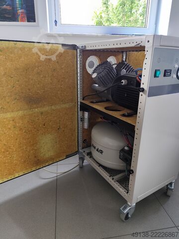 Piston compressor, oil-free in soundproof enclosure JUN-AIR 2000-25M