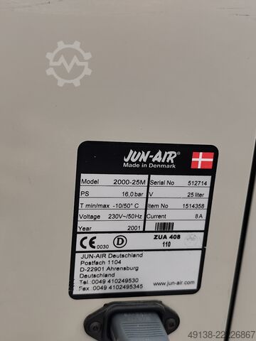 Piston compressor, oil-free in soundproof enclosure JUN-AIR 2000-25M