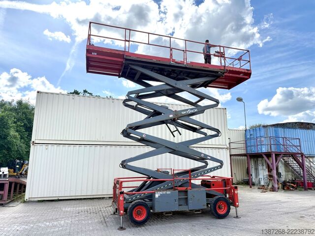 Platformă de lucru Skyjack SJ9250RT 4x4 / 17.2 Meter / 2015 BJ