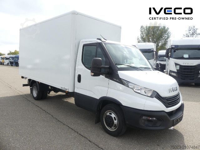 Vrachtwagen met bakwagen IVECO 35C16H Koffer LBW