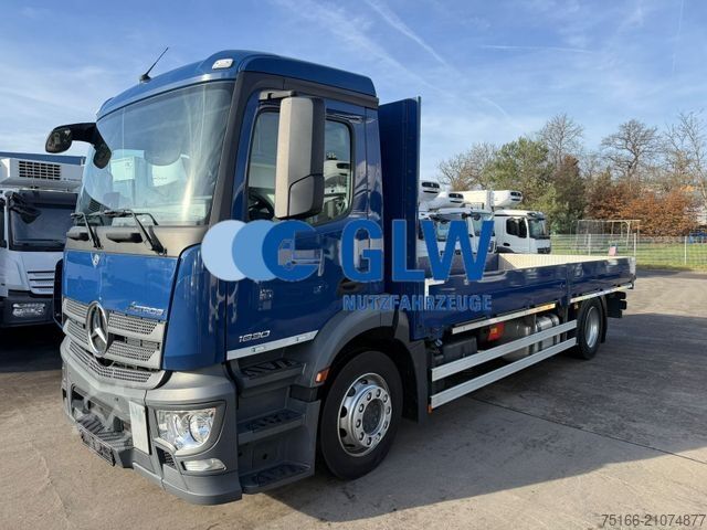 Vrachtauto met open laadbak MERCEDES-BENZ ACTROS 1830 L Pritsche 6,4 m*Mitnahmestapler*ADR