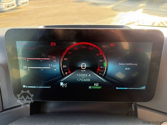 Vrachtauto met open laadbak MERCEDES-BENZ ACTROS 1830 L Pritsche 6,4 m*Mitnahmestapler*ADR