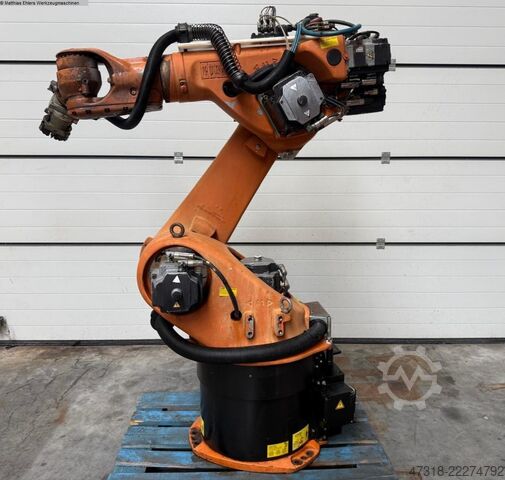 Roboter - Handling KUKA Ersatzteilträger