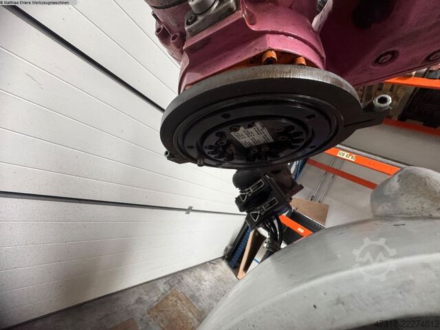Roboter - Handling KUKA KR 200/3 - Ersatzteilträger
