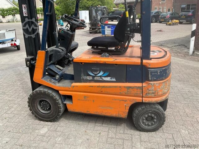 Heftruck Toyota FBM25