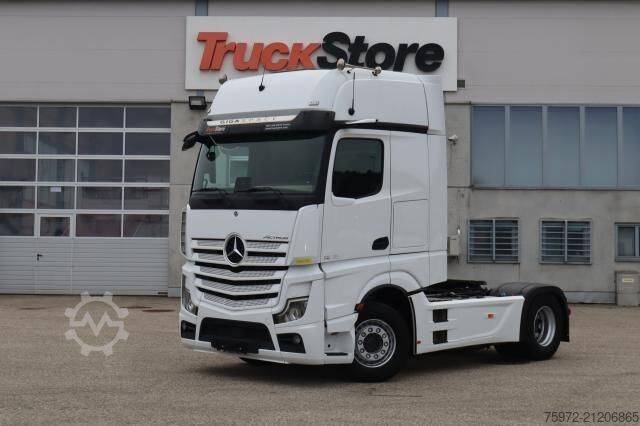 Standard tractor unit  Actros 1851 LS