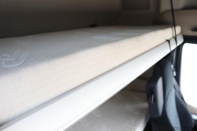 Standard tractor unit  Actros 1851 LS