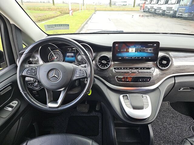 Transporte de pasajeros MERCEDES-BENZ EQV 300 pano 8 personen