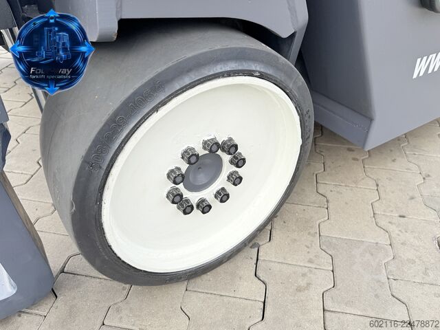četvorosmerni viljuškar Combilift CB4000 GAS TRIPLEX 6800 POSITIONER CABIN