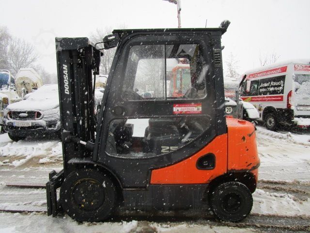 Diesel Forklift Doosan D25S-5 - Triplex-FH 4,8m + Seitenschieber
