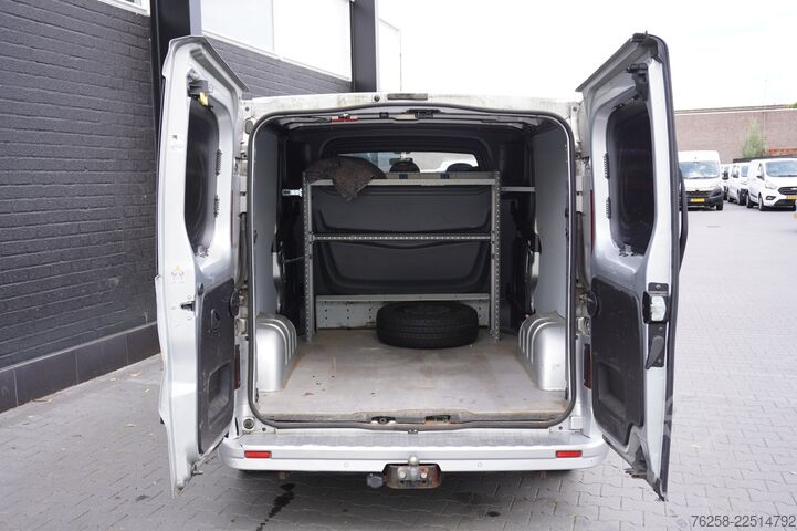 Furgoneta de reparto doble cabina Opel Vivaro 1.6 CDTI 125PK L2 Dubbele Cabine EURO 6 ...