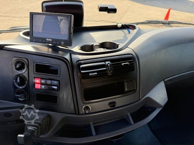 Sandučar MERCEDES-BENZ ATEGO 818 L Koffer 7m LBW 1 TO.*SEITENTÜR