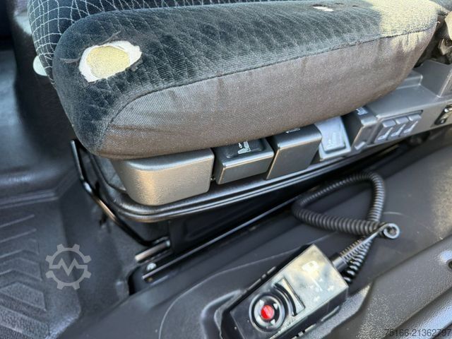 Sandučar MERCEDES-BENZ ATEGO 818 L Koffer 7m LBW 1 TO.*SEITENTÜR