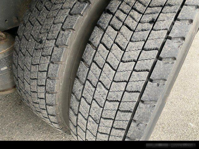 Camión frigorífico MERCEDES-BENZ Axor 2529 L Kühlk. Klima+LBW 2to+CarrierSupra750