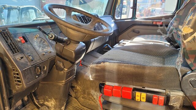Dreiseitenkipper LKW Mercedes-Benz 1824 4x2 Meiller RK 13.055 blatt german