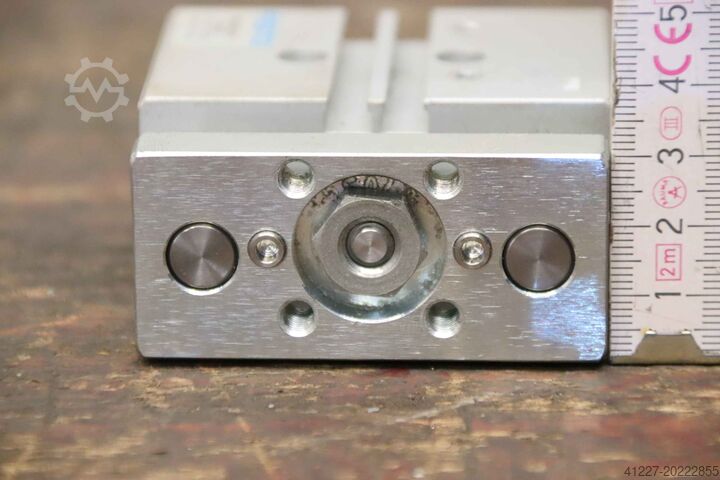 Kılavuz silindir Festo DFM 16-10-P-A-GF  170832