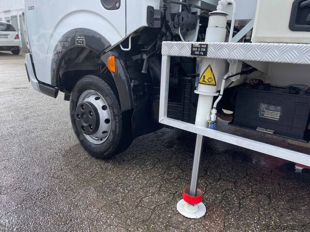 Werkend platform Renault Maxity 110 Steiger Comilev EN 100TVL