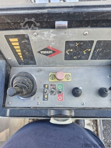 Platformă de lucru montată pe camion RENAULT Master Hubarbeitsbühne