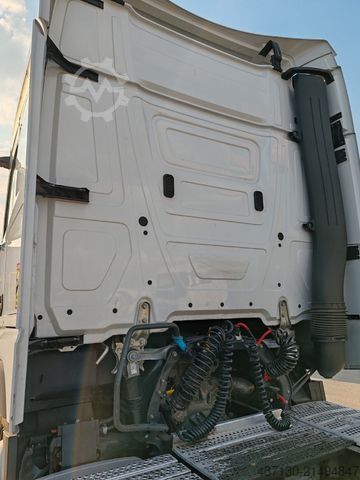 Véhicule tracteur volume MERCEDES-BENZ ACTROS 1851 mega Prime