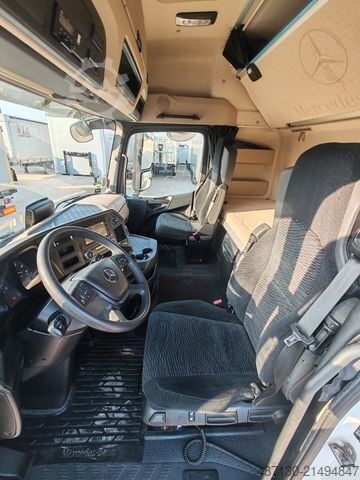 Véhicule tracteur volume MERCEDES-BENZ ACTROS 1851 mega Prime