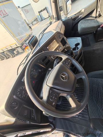 Véhicule tracteur volume MERCEDES-BENZ ACTROS 1851 mega Prime